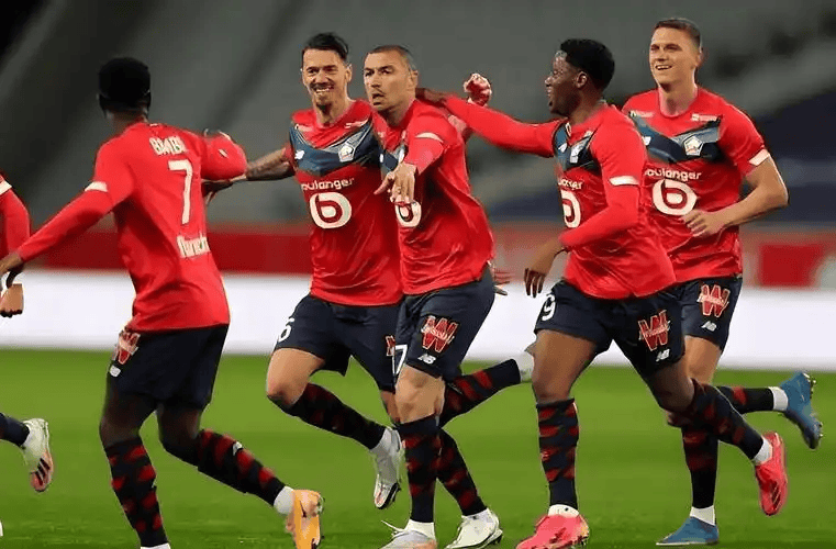 这也行？里昂围绕意大利杯手感冰凉今夜犹他爵士调整名单以备法国杯，洛杉矶快船今晨篮板制胜的简单介绍